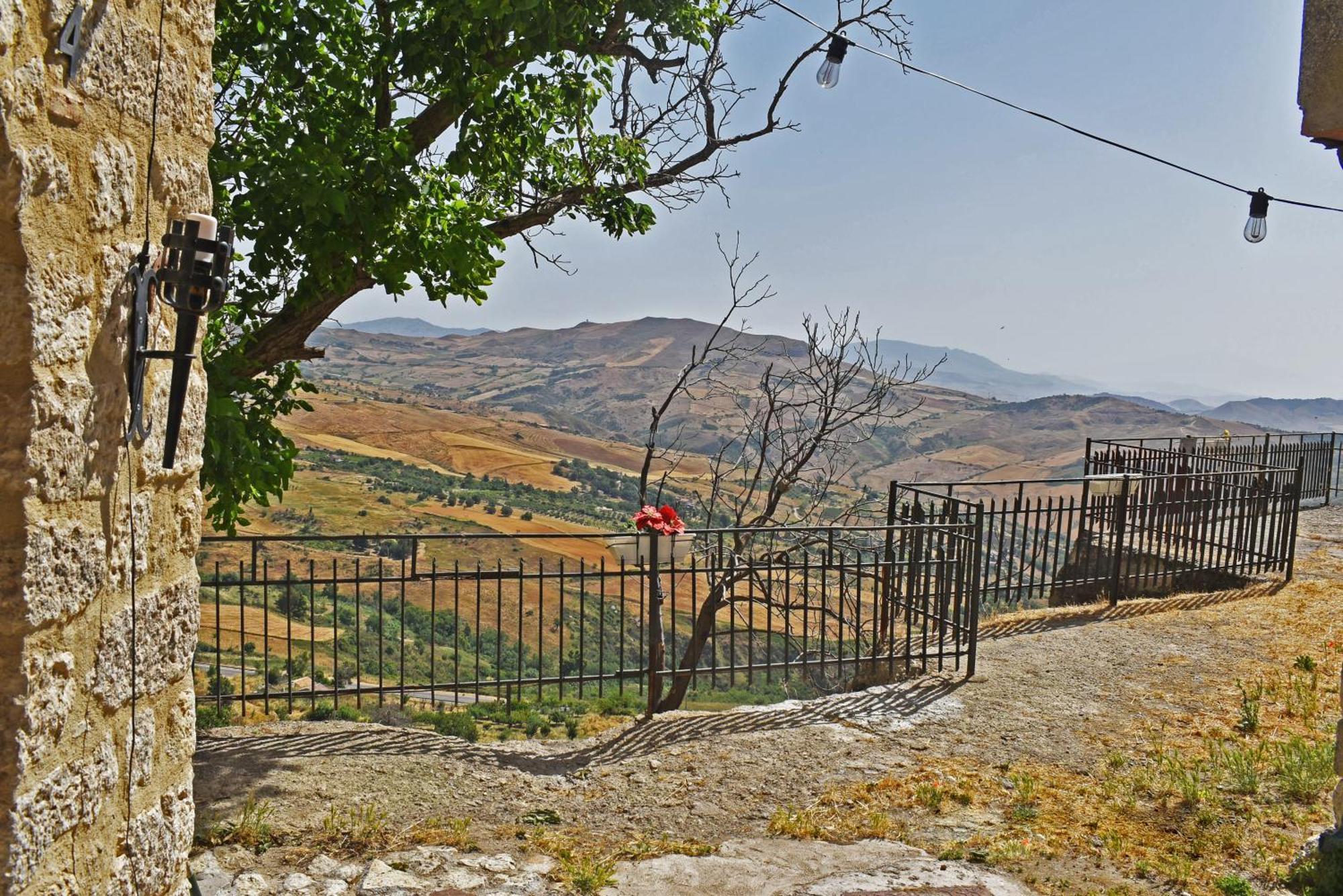 Casa Vacanze La Dimora Di Santa Barbara Petralia Soprana Exterior foto
